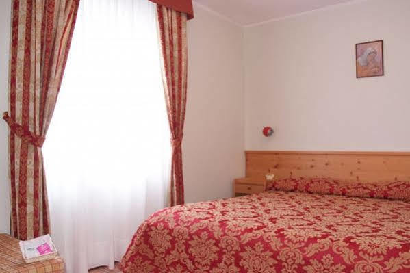 Albergo Eden Tonalepas Buitenkant foto