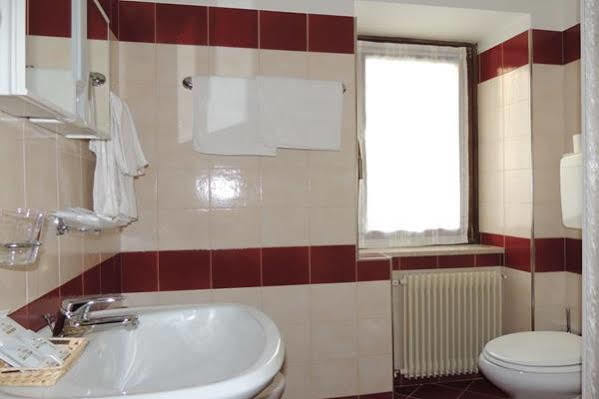 Albergo Eden Tonalepas Buitenkant foto